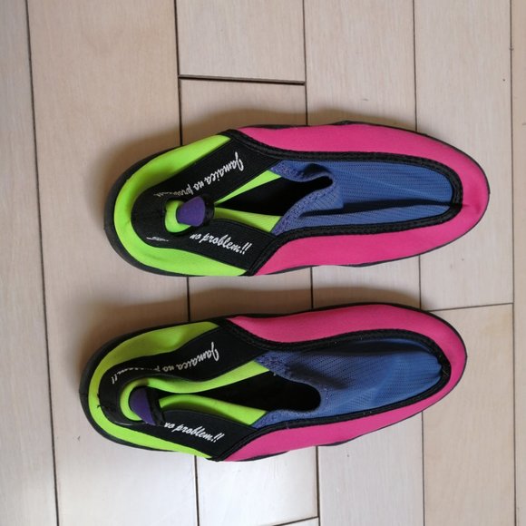 Li-Ning Women non-slip Badminton shoes and Jamaican water shoes. Excellent deal - Picture 4 of 5